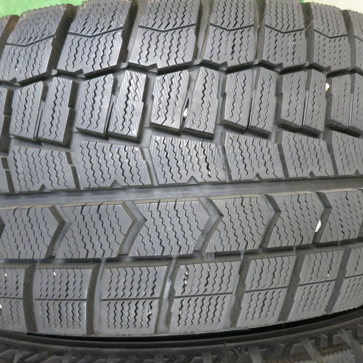 [送料無料] バリ溝！21年！9.5分以上★ボルボ V70 純正 225/50R17 スタッドレス ダンロップ ウインターマックス WM02 17インチ PCD108/5H★4121602TNス