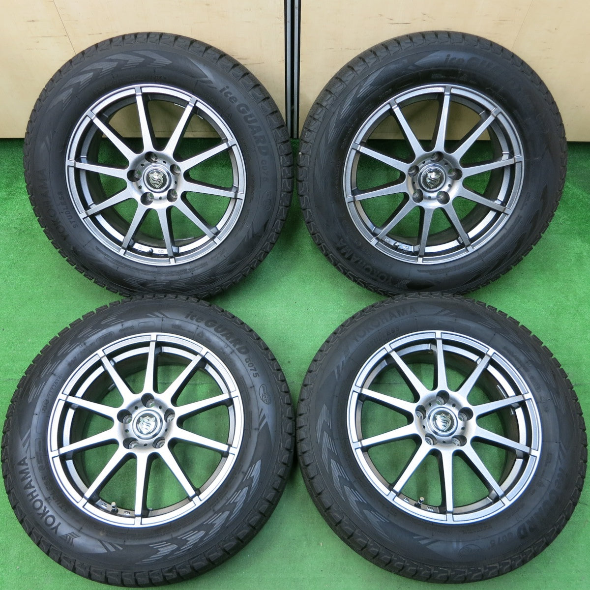 *送料無料* バリ溝！キレイ！9.5分★スタッドレス 225/65R17 ヨコハマ アイスガード G075 社外 アルミ 17インチ PCD114.3/5H★4053107イス