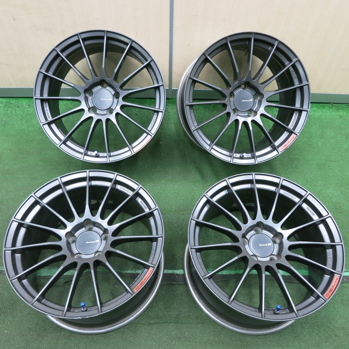 *送料無料* キレイ★Racing R ENKEI RS05RR ホイール 18インチ 18×9J PCD114.3/5H エンケイ レーシングR★4061704NJホ