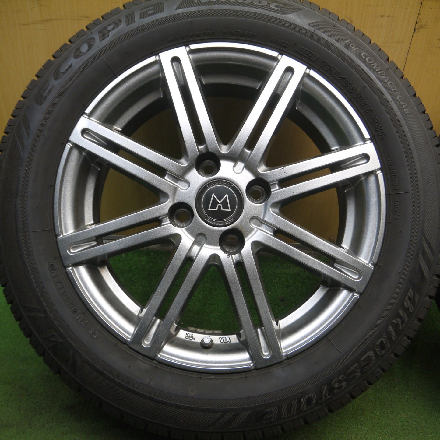 *送料無料* バリ溝！キレイ！9分★175/65R15 ブリヂストン エコピア NH100C MANARAY マナレイ 15インチ PCD100/4H★4040803Hノ