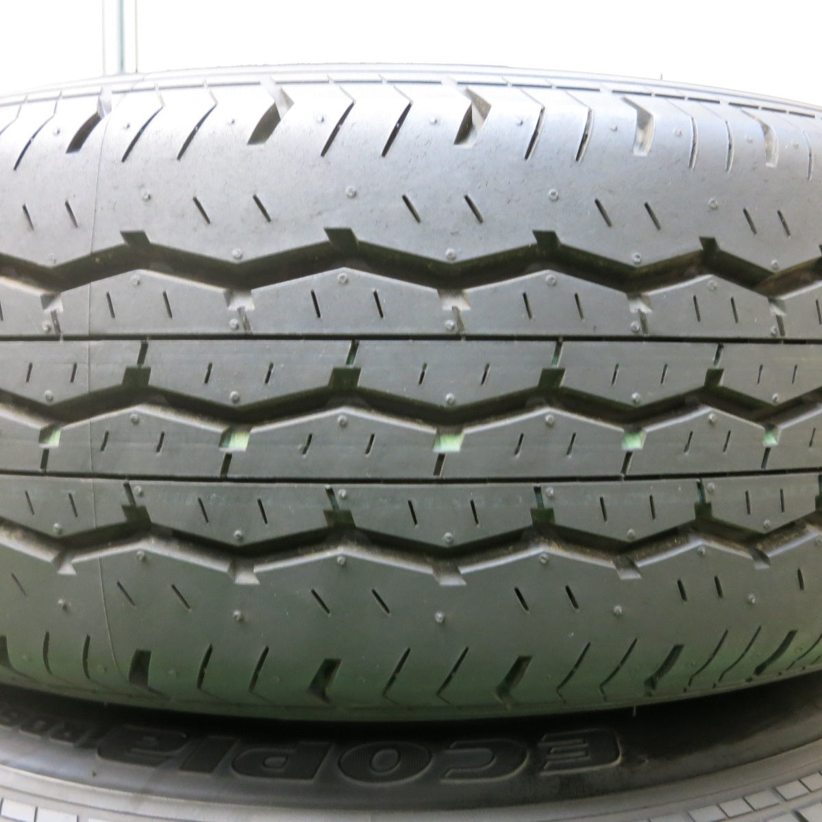 [送料無料] 新車外し！23年★トヨタ 200系 ハイエース 純正 スチール 195/80R15 ブリヂストン エコピア RD613 15インチ PCD139.7/6H★4101807SYノ