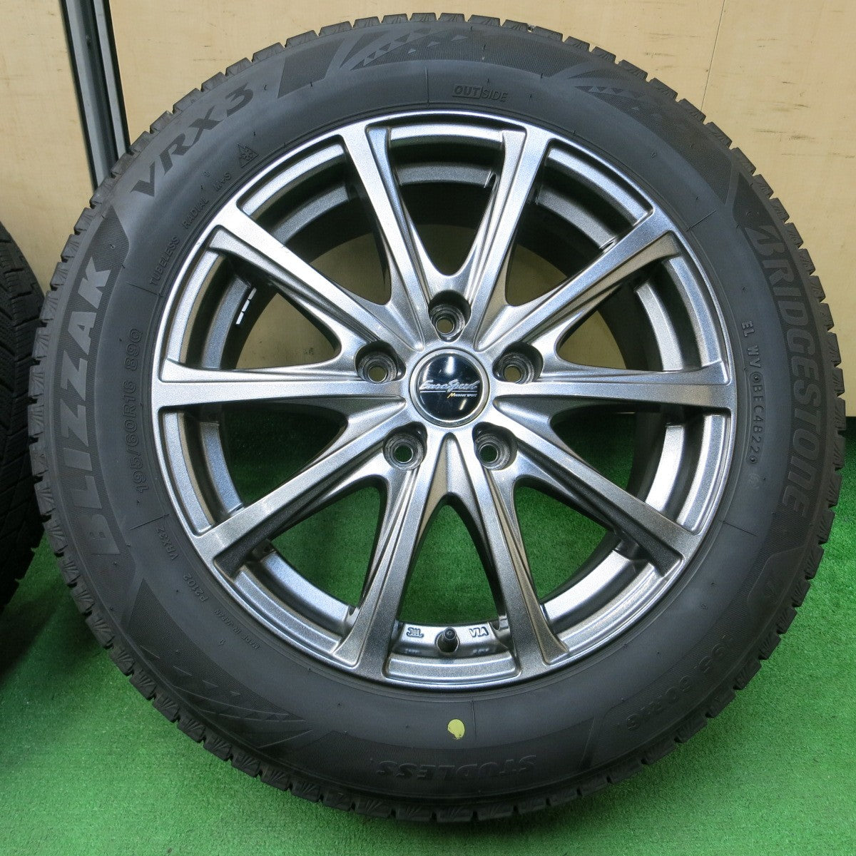 *送料無料* バリ溝！22年！綺麗！8.5分★スタッドレス 195/60R16 ブリヂストン ブリザック VRX3 Eurospeed MANARAY SPORT 16インチ PCD114.3/5H★4042410イス