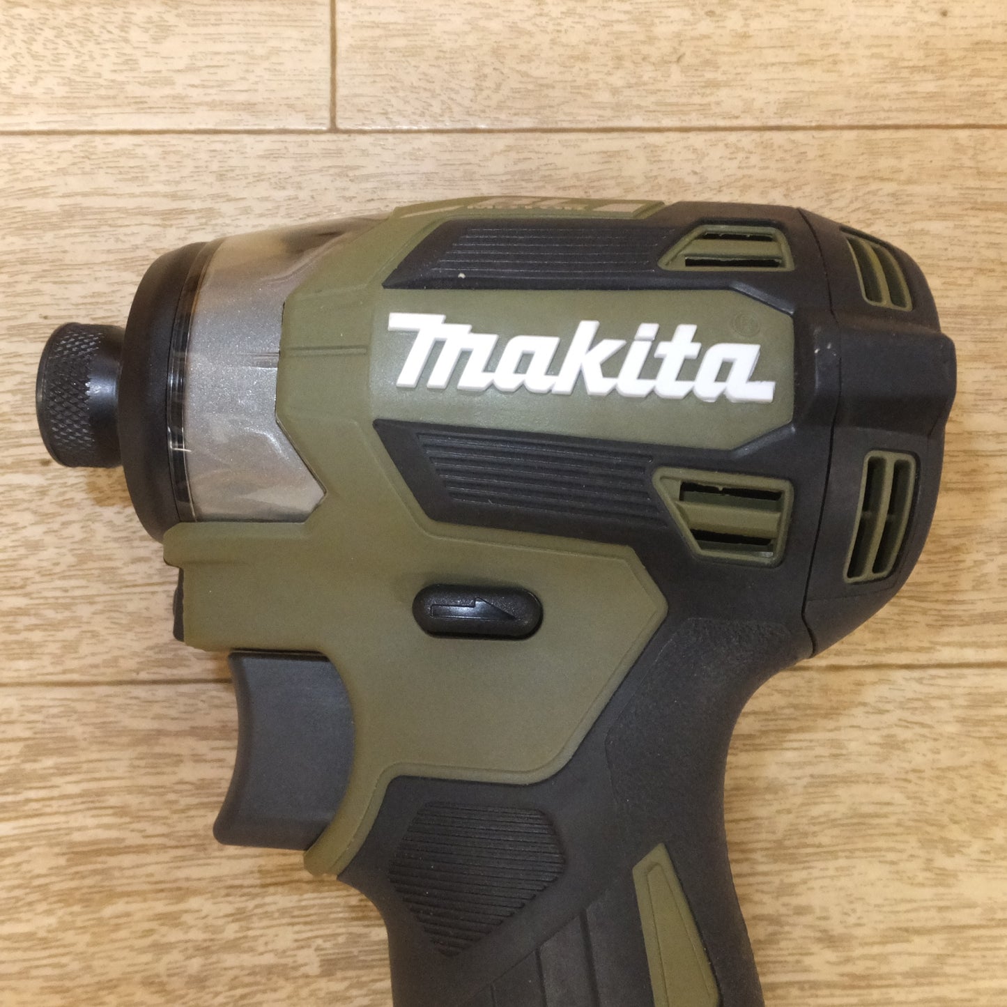 [送料無料] 美品★マキタ makita 充電式インパクトドライバ TD173D 18V 本体のみ★