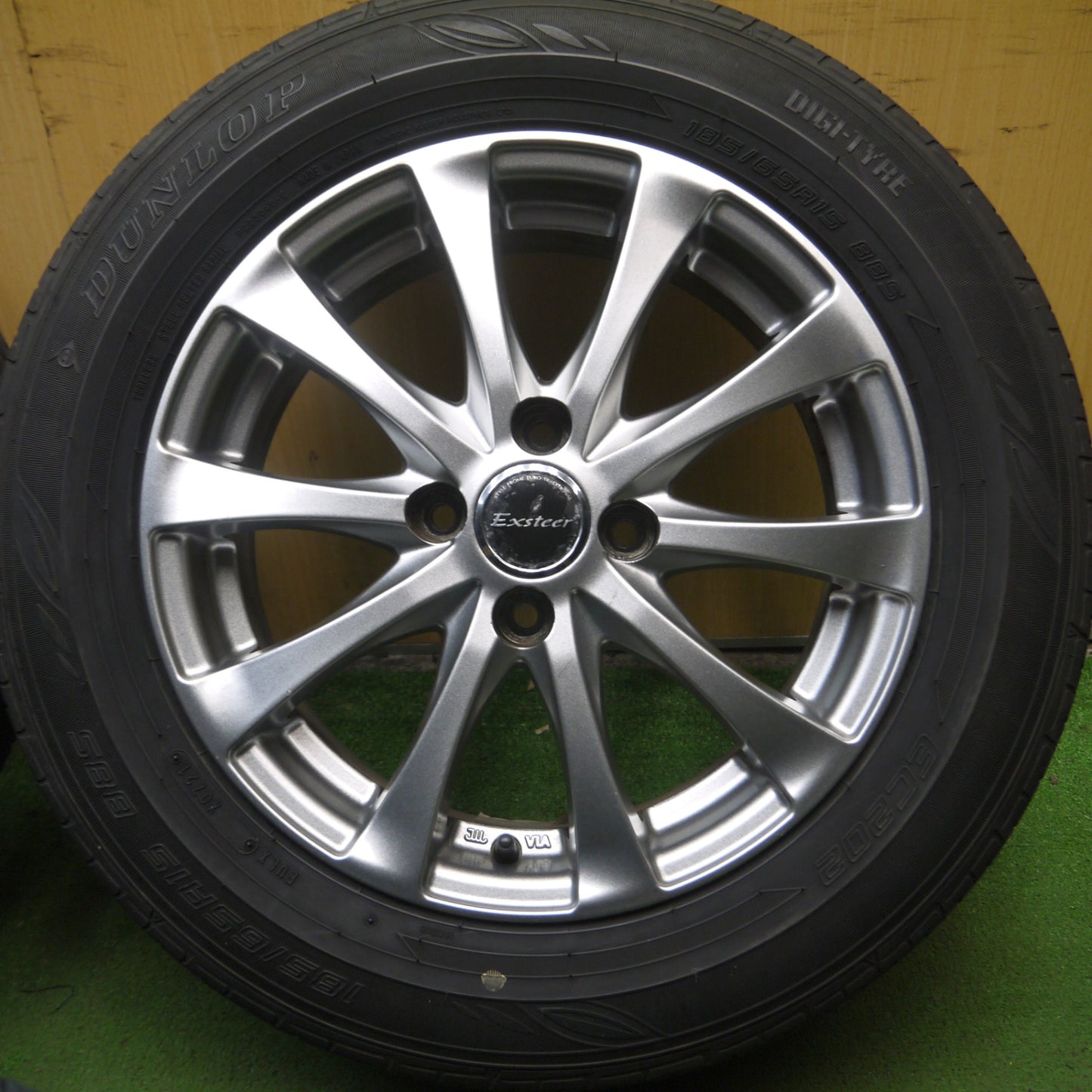 *送料無料* バリ溝！21年！9分★185/65R15 ダンロップ EC202 Exceeder エクシーダー 15インチ PCD100/4H★4042406Hノ