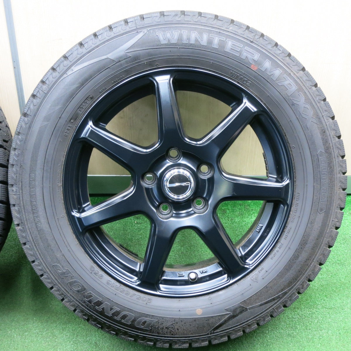 *送料無料* バリ溝！21年！キレイ！9.5分★スタッドレス 205/65R16 ダンロップ ウインターマックス WM02 PRD 16インチ PCD114.3/5H★4040901TNス