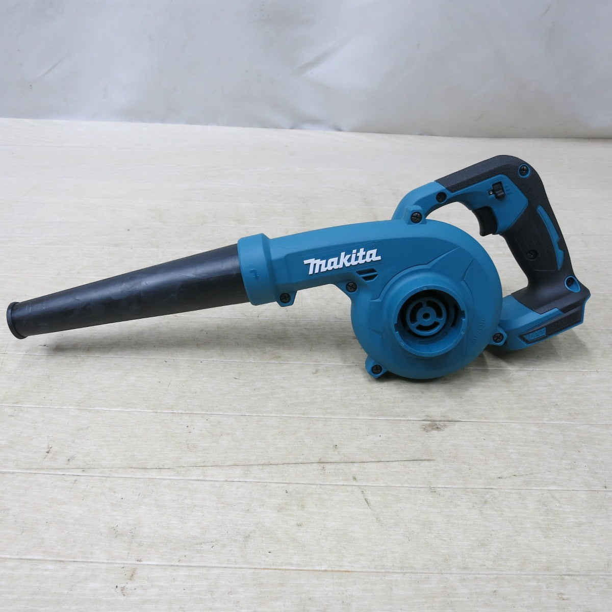 [送料無料] 未使用◆makita マキタ 充電式ブロワ UB185D 18V BL1860B バッテリー 充電器 収納バッグ付き 電動工具◆