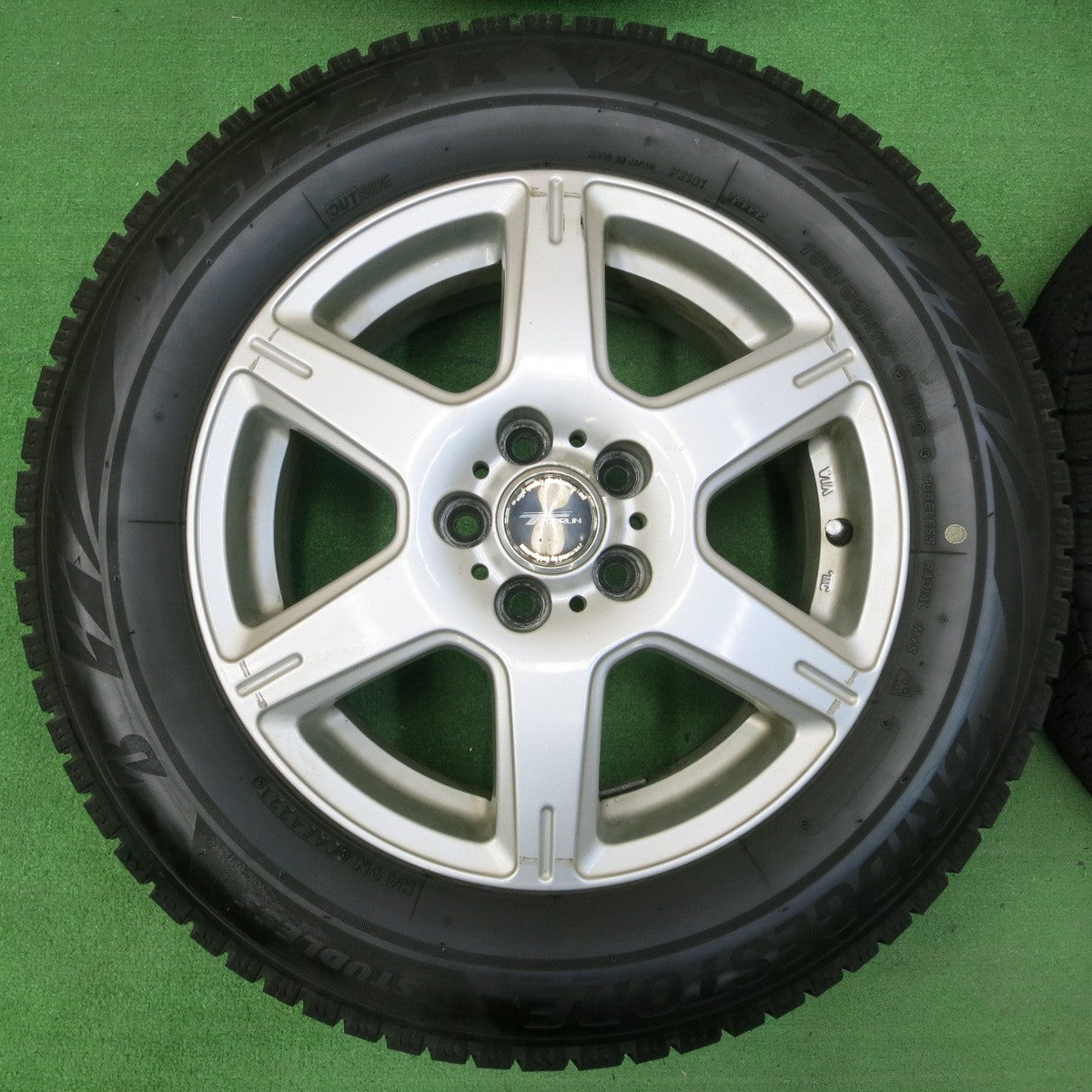 *送料無料* 4本価格！21年★プリウス等 195/65R15 スタッドレス ブリヂストン ブリザック VRX2 TOPRUN トップラン 15インチ PCD100/5H★4042404イス