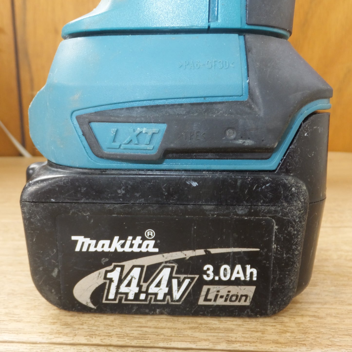 [送料無料] ★マキタ makita 充電式マルチツール TM41DRF 14.4V　充電器 なし★