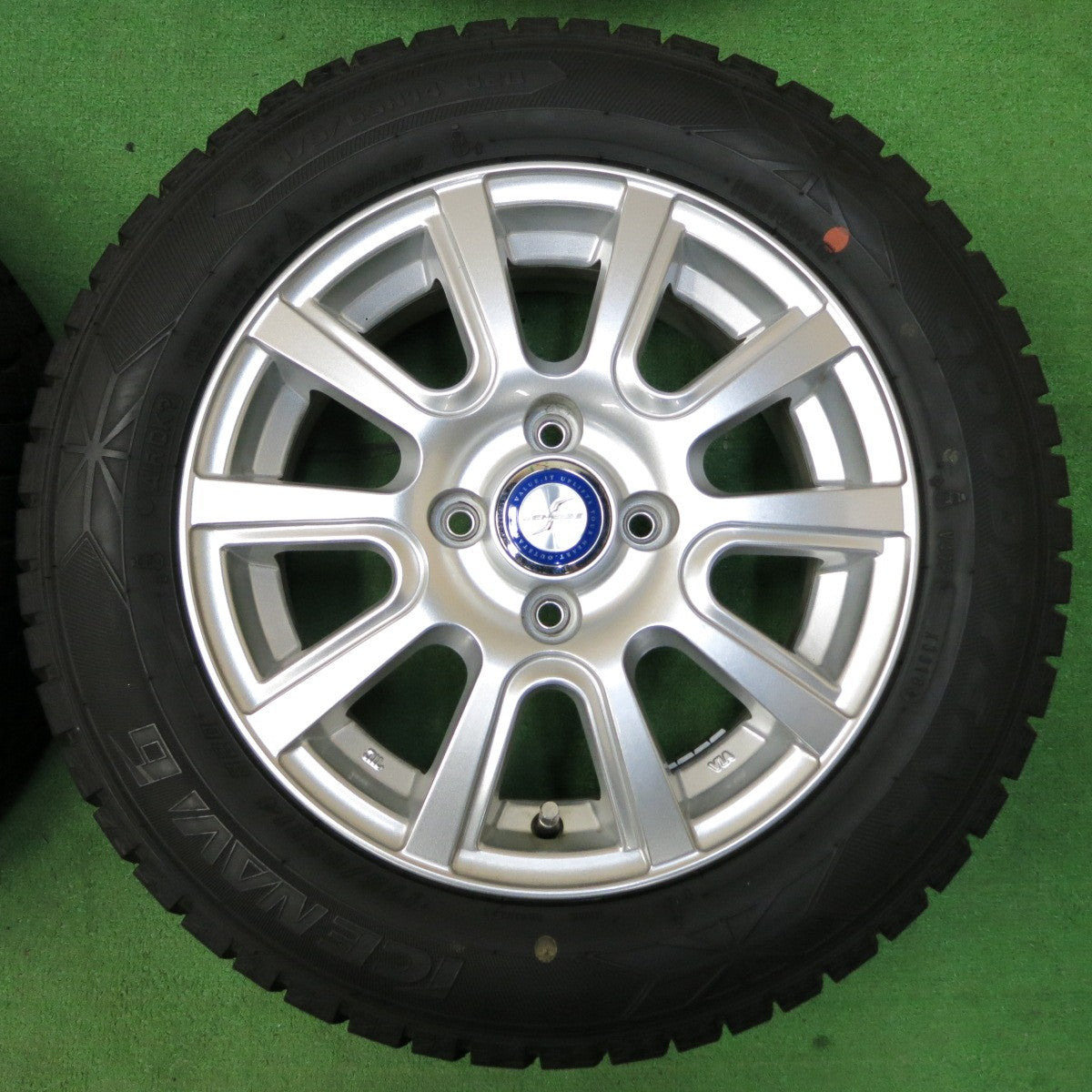 *送料無料* 超バリ溝！キレイ！9.5分以上★スタッドレス 175/65R14 グッドイヤー アイスナビ6 JENEIGE 14インチ PCD100/4H★4050109イス