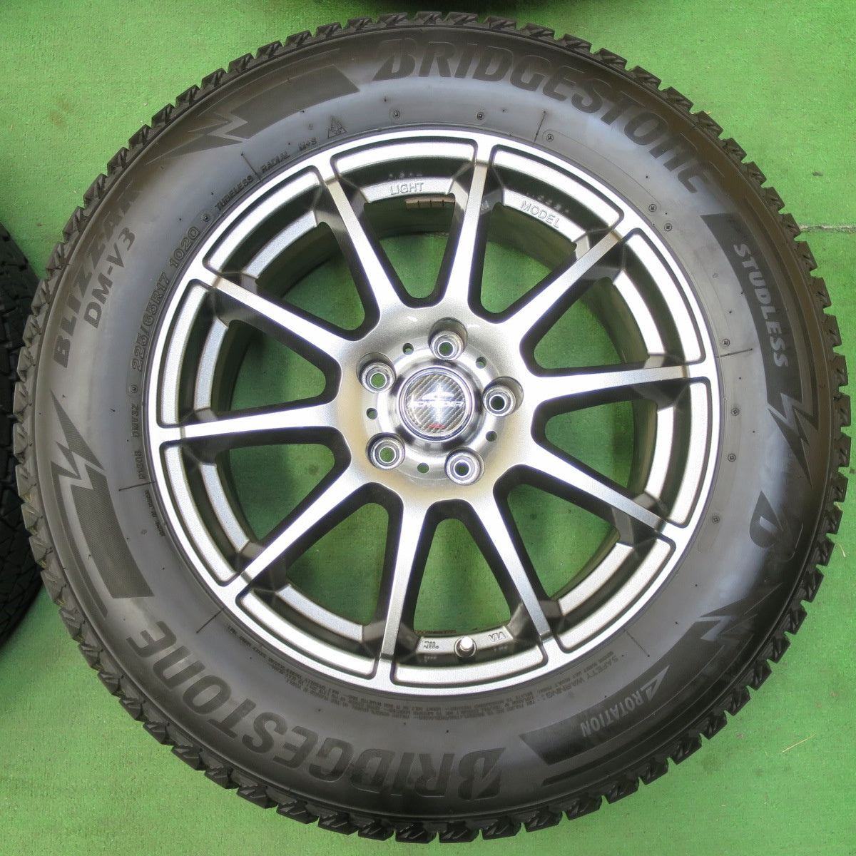 [送料無料] バリ溝！22年！キレイ！9分★スタッドレス 225/65R17 ブリヂストン ブリザック DM-V3 SCHNEIDER MiD シュナイダー PCD114.3/5H★4101504イス