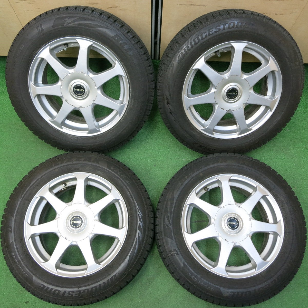 *送料無料* バリ溝！9分★スタッドレス 185/65R15 ブリヂストン ブリザック VRX2 FEID 15インチ PCD100 114.3/4H マルチ★4051005イス