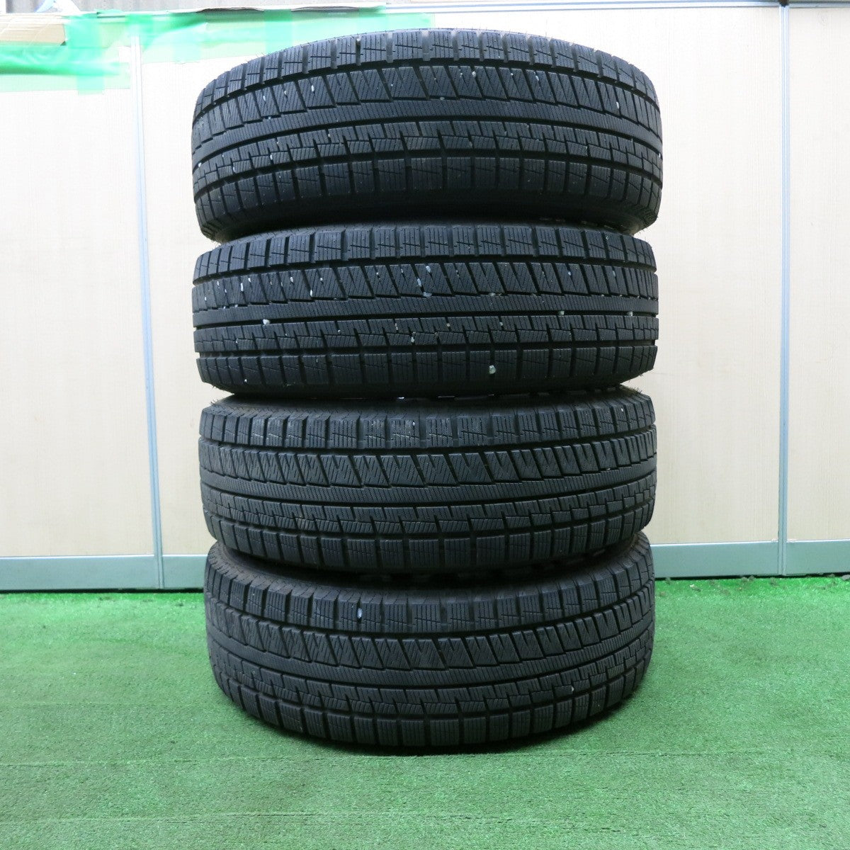 *送料無料* バリ溝！21年！綺麗！ほぼ10分★スタッドレス 195/65R16 グリップマックス GRIP ICE X ホワイトレター STRANGER ストレンジャー PCD100/4H★4051001NJス