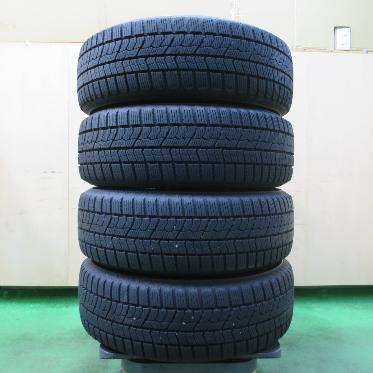 [送料無料] バリ溝！22年！キレイ！9分★スタッドレス 195/65R15 トーヨー オブザーブ GIZ2 weds ウェッズ 15インチ PCD114.3/5H★4121204イス