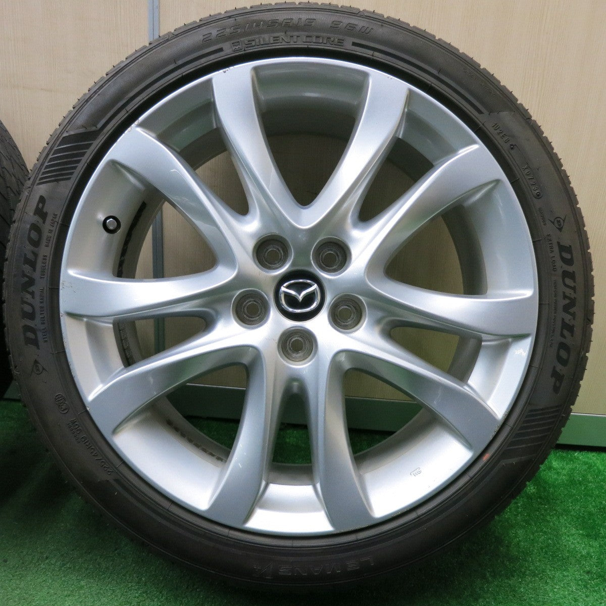 *送料無料* タイヤほぼ未使用！23年★マツダ アテンザ 純正 225/45R19 ダンロップ LE MANS V+ 19インチ PCD114.3/5H★4042001NJノ