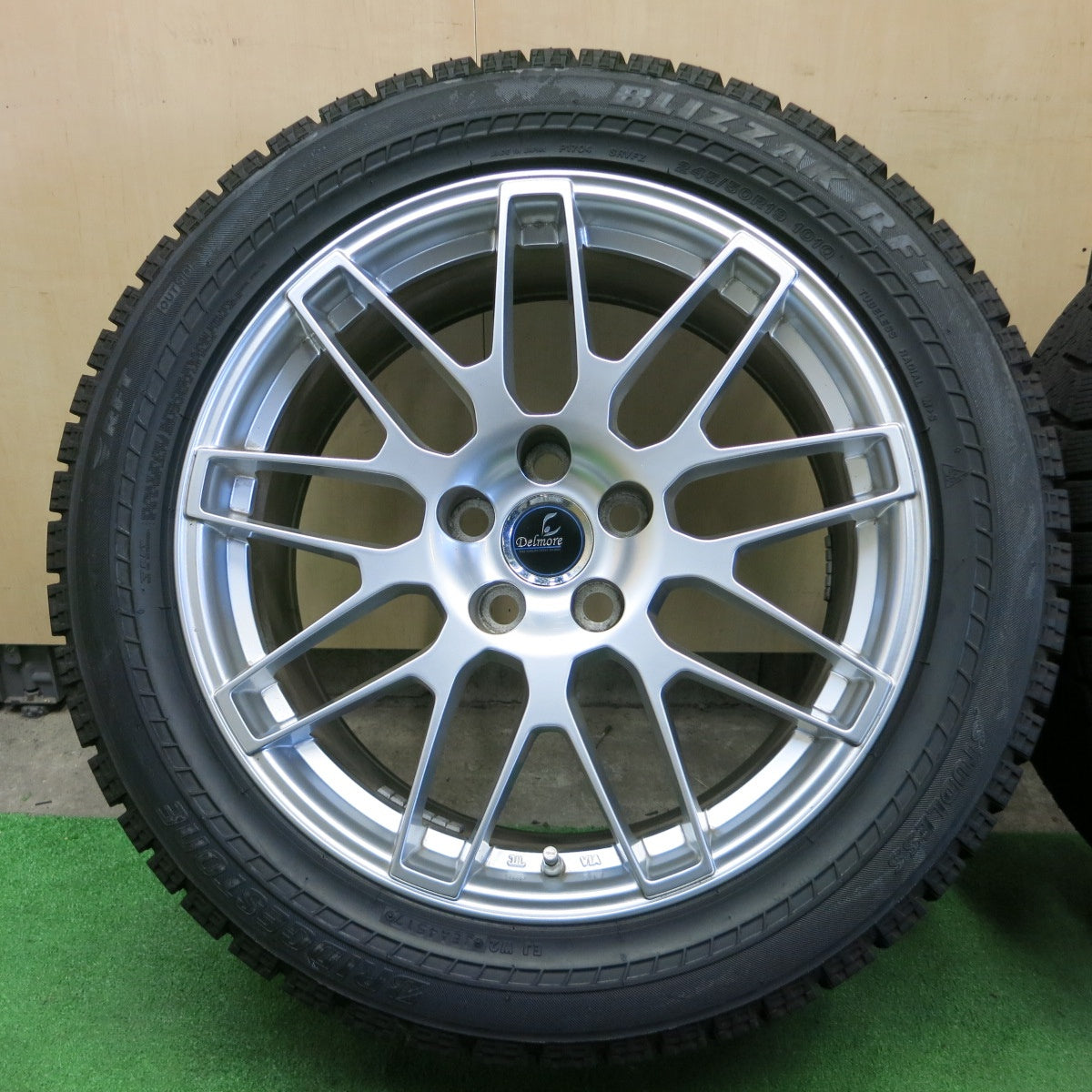 *送料無料* センサー付！バリ溝！綺麗！ほぼ10分★レクサス LS 等 245/50R19 スタッドレス ブリヂストン ブリザック RFT Delmore デルモア PCD120/5H★4062901ナス