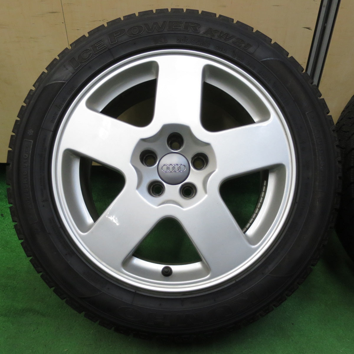 *送料無料* バリ溝！キレイ！9分★アウディ TT N8 純正 SPEEDLINE製 205/55R16 スタッドレス クムホ アイスパワー KW21 PCD100/5H★4071802イス