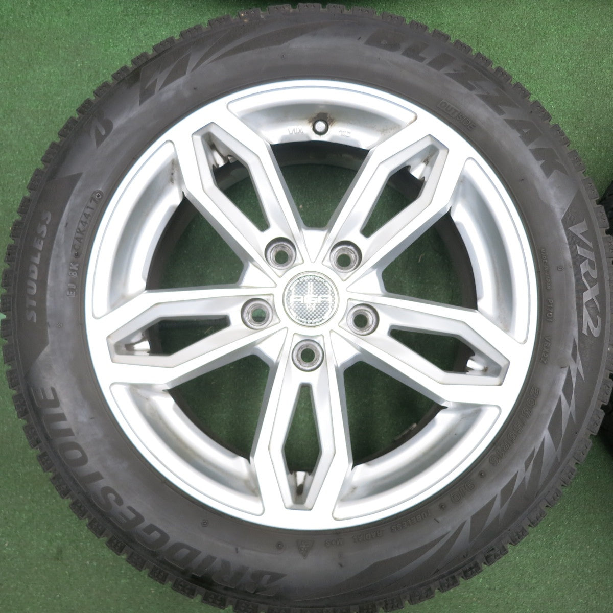 *送料無料* 4本価格★MINI ミニ 等 AGA 205/55R16 スタッドレス ブリヂストン ブリザック VRX2 16インチ PCD112/5H★4070202HAス