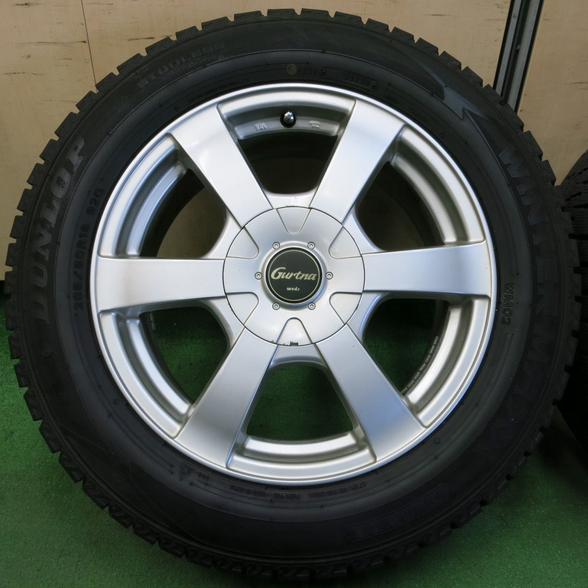 *送料無料* バリ溝！20年！9.5分★スタッドレス 205/60R16 ダンロップ ウインターマックス WM02 Gurtna weds 16インチ PCD100 114.3/5H マルチ★4052012イス