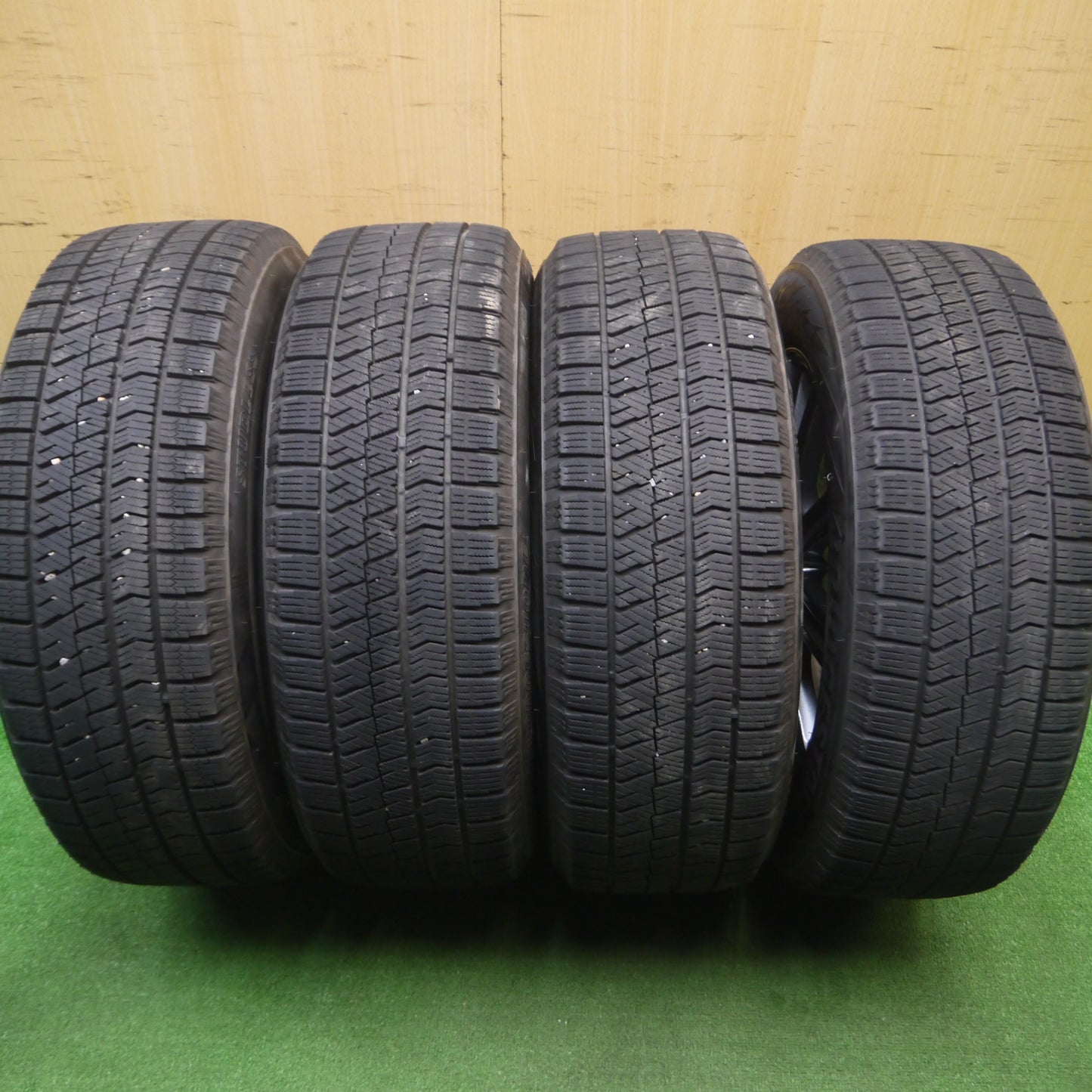 [送料無料] バリ溝！22年！キレイ！9.5分★スタッドレス 205/60R16 ブリヂストン ブリザック VRX2 BALMINUM バルミナ 16インチ PCD114.3/5H★4121007Hス