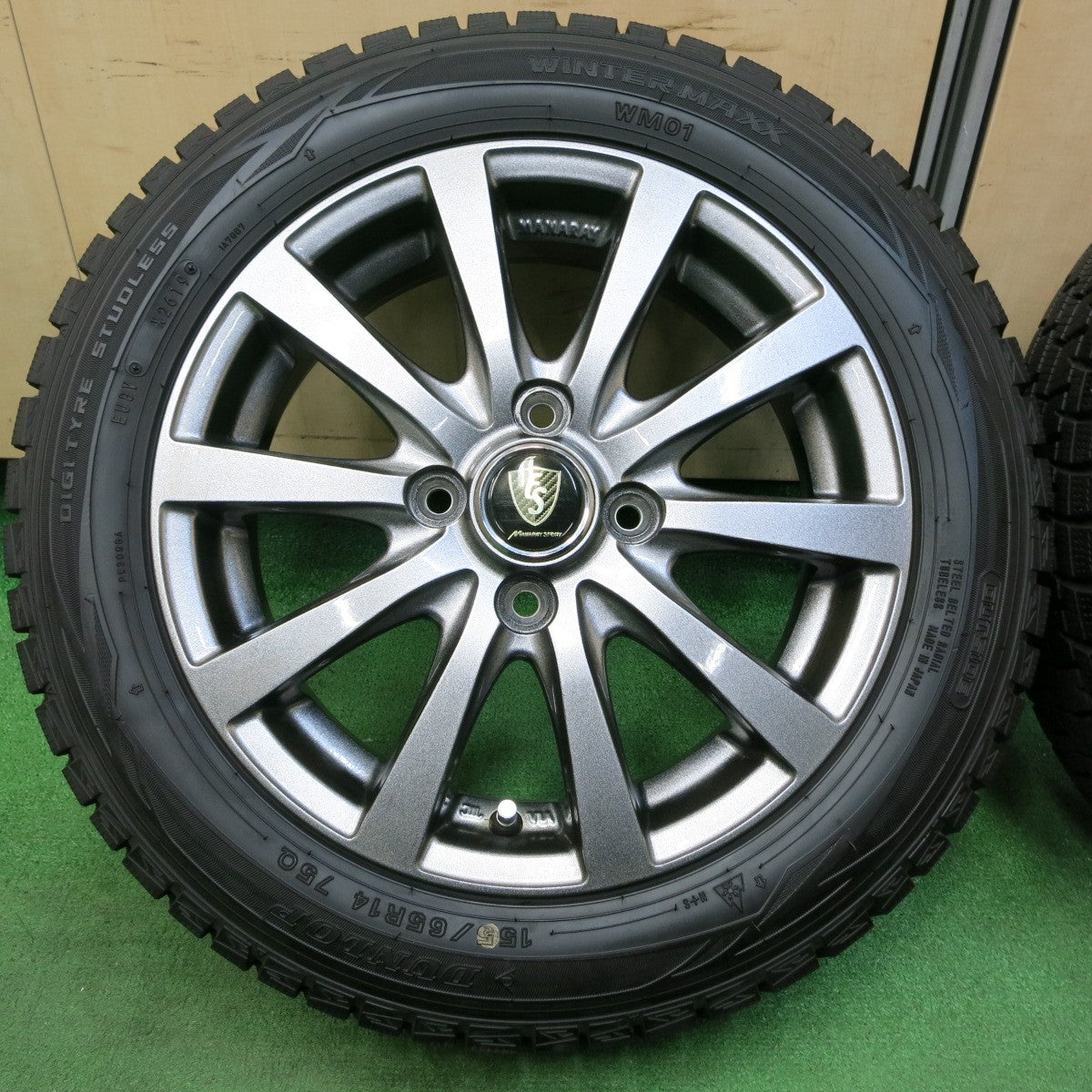 *送料無料* 超バリ溝！キレイ！ほぼ10分★スタッドレス 155/65R14 ダンロップ ウインターマックス WM01 MANARAY SPORT マナレイスポーツ PCD100/4H★4051003イス