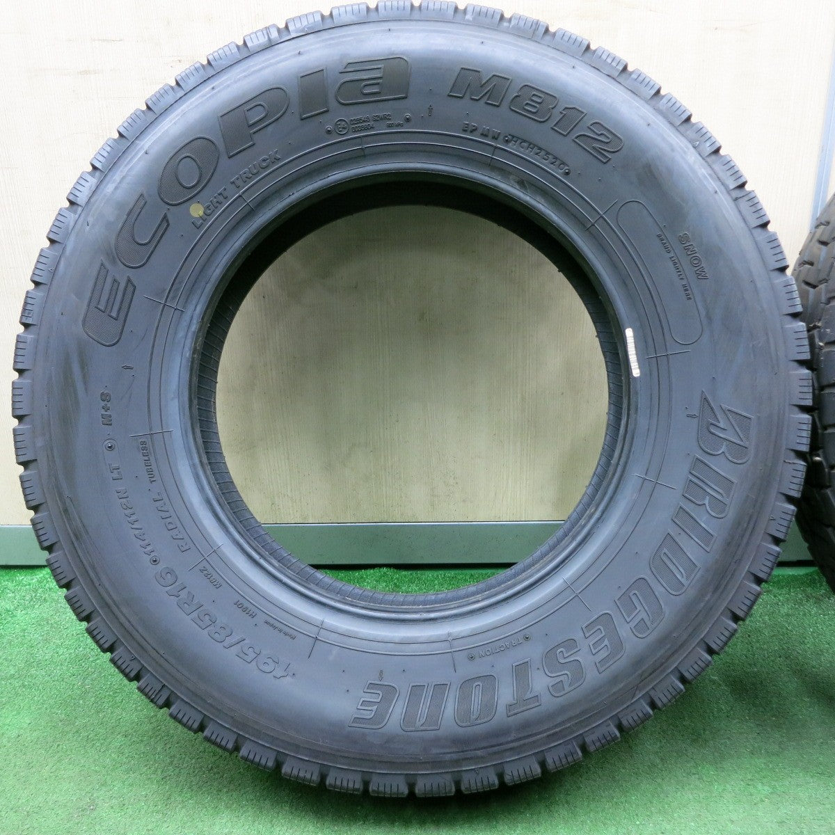 *送料無料* バリ溝！20年！9.5分★トラック タイヤ 195/85R16 114/112N ブリヂストン エコピア M812 ミックス オールシーズン 16インチ★4071316NJスタ