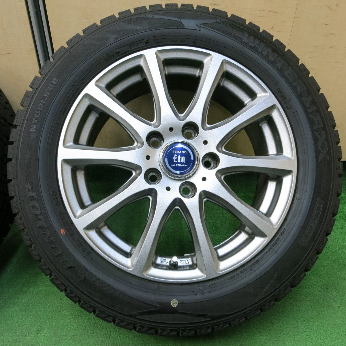 *送料無料* バリ溝！21年！キレイ！9.5分★スタッドレス 205/55R16 ダンロップ ウインターマックス WM02 TIRADO Eta LA STRADA PCD114.3/5H★4052707イス