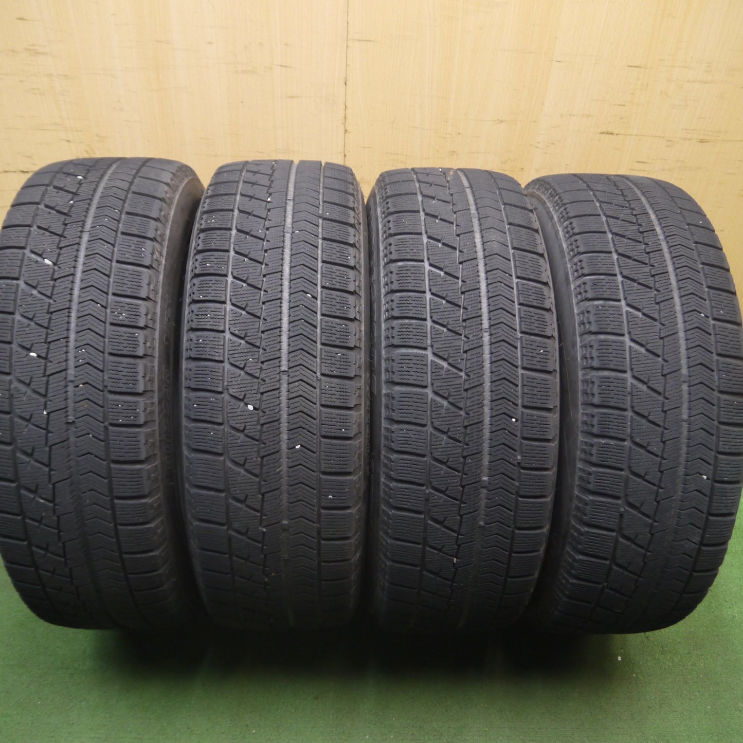 *送料無料* キレイ★スタッドレス 215/65R16 ブリヂストン ブリザック VRX ECO FORME エコフォルム 16インチ PCD114.3/5H★4071707Hス