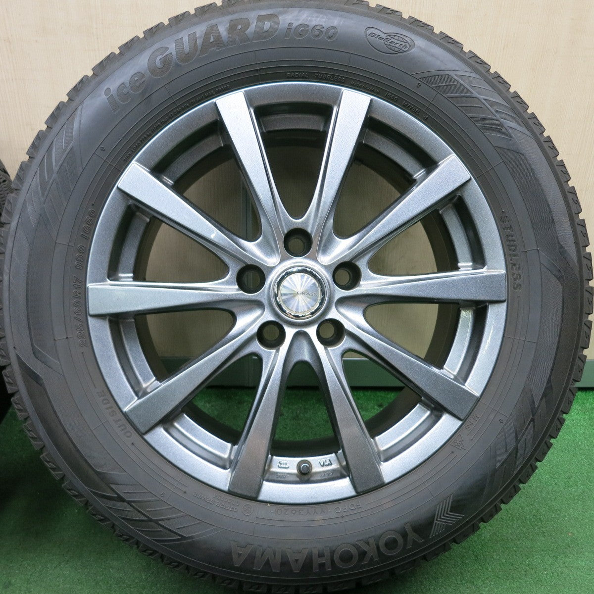 *送料無料* バリ溝！20年！9分★スタッドレス 225/60R17 ヨコハマ アイスガード iG60 GRASS グラス 17インチ PCD114.3/5H★4050607HAス