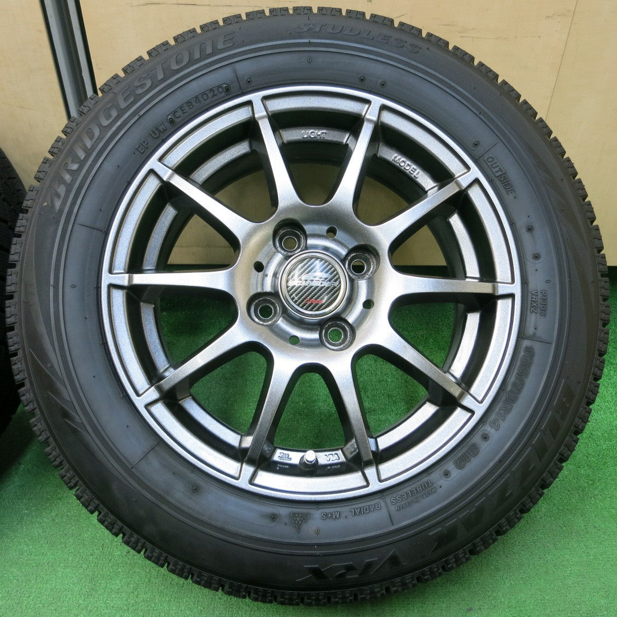 *送料無料* バリ溝！20年！キレイ！ほぼ10分★スタッドレス 165/70R14 ブリヂストン ブリザック VRX SCHNEIDER ATECH シュナイダー PCD100/4H★4041908イス