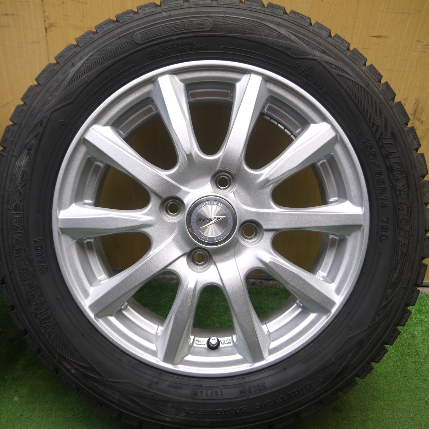 *送料無料* バリ溝！9.5分以上★スタッドレス 165/65R14 ダンロップ ウインターマックス WM01 JOKER ジョーカー 14インチ PCD100/4H★4071201Hス