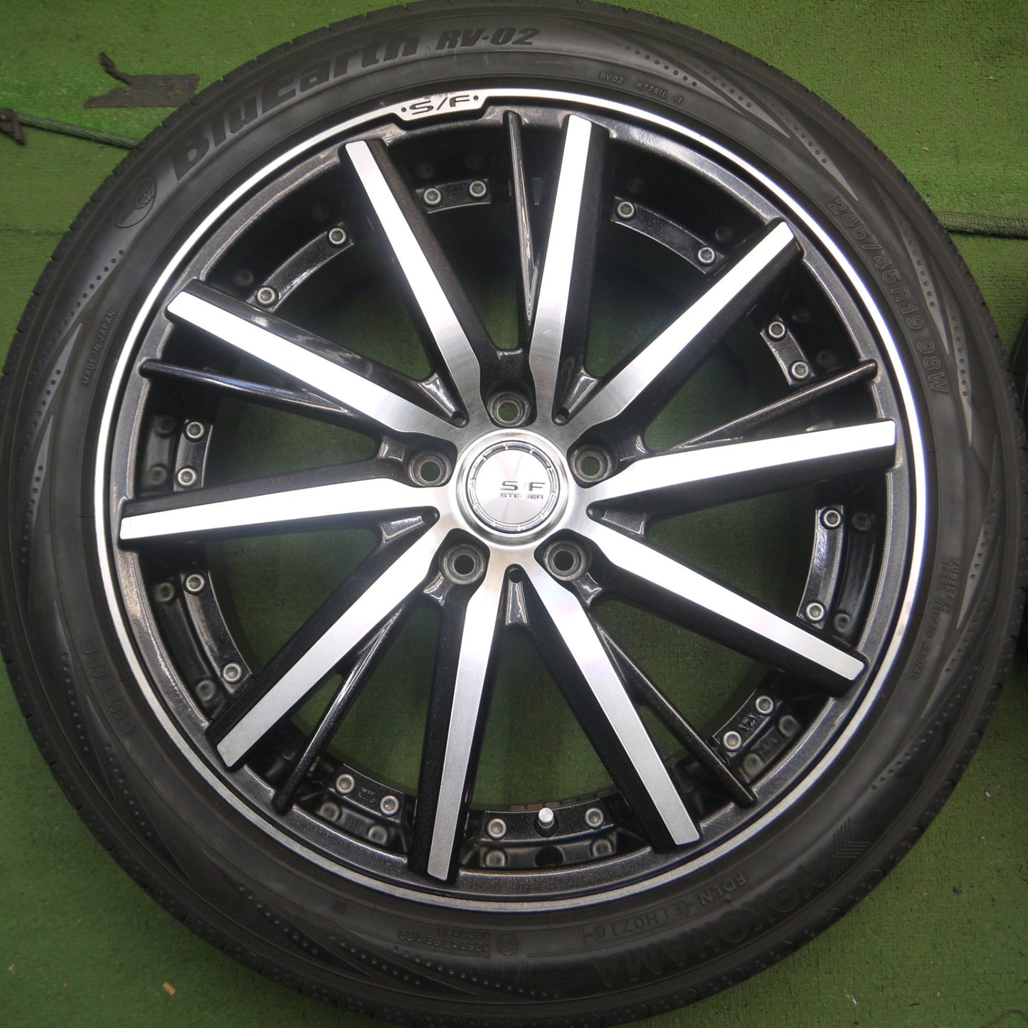 *送料無料* 4本価格★S/F STEINER 245/45R19 ヨコハマ ブルーアース RV-02 シュタイナー 19インチ PCD114.3/5H★4070502Hノ