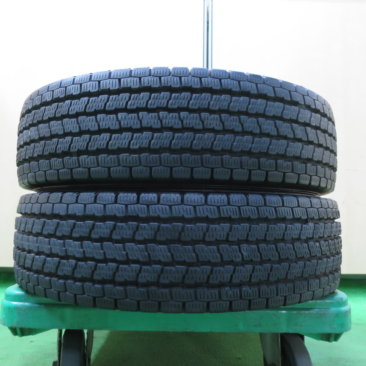 *送料無料* バリ溝！21年！9.5分★スタッドレス 175/75R15 ヨコハマ アイスガード iG91 ダイナ エルフ キャンター 小型 トラック 等★4072203イスタ