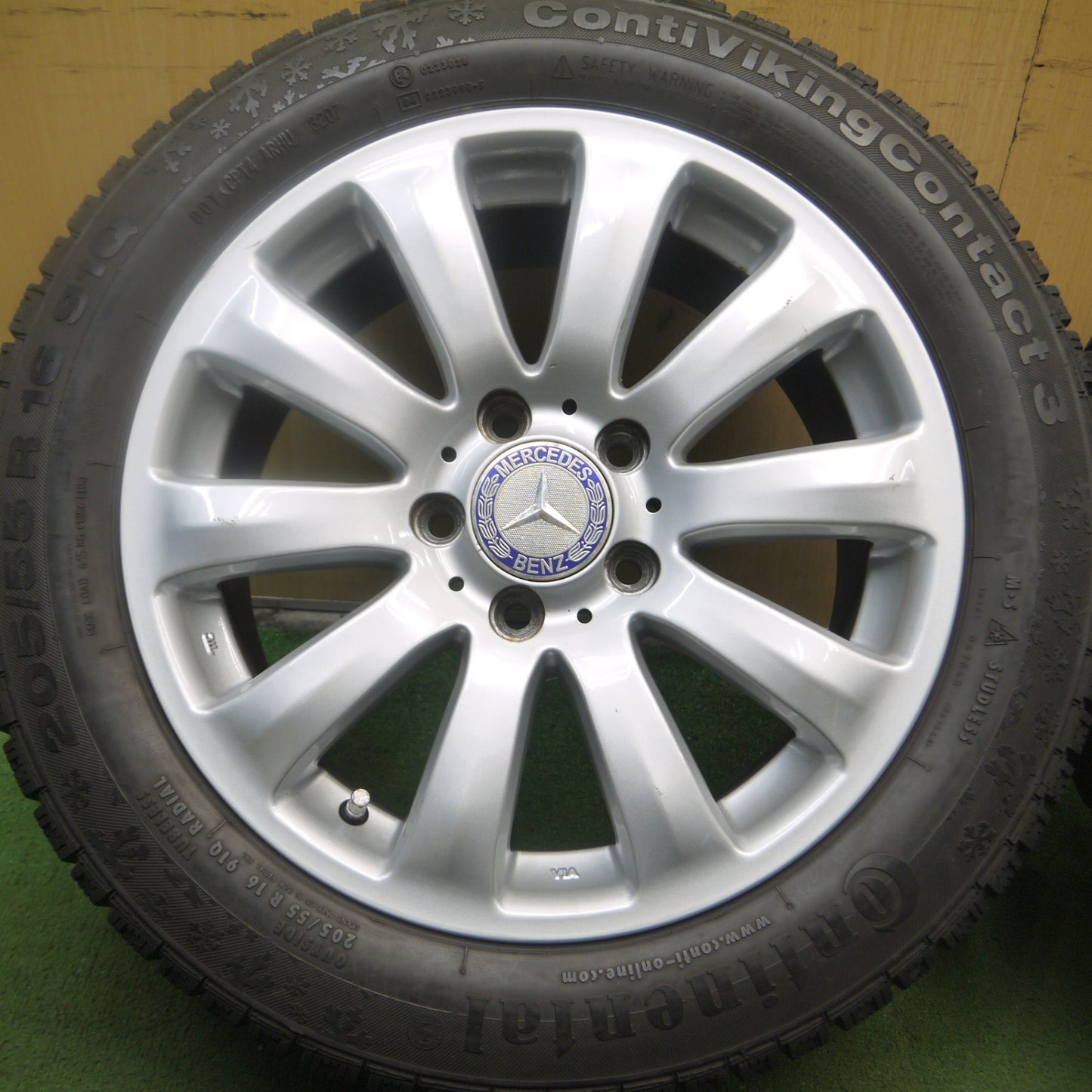 *送料無料* バリ溝！8.5分★ベンツ 等 EuroForsch スタッドレス 205/55R16 コンチネンタル コンチバイキング コンタクト3 ユーロフォルシュ PCD112/5H★4052411Hス