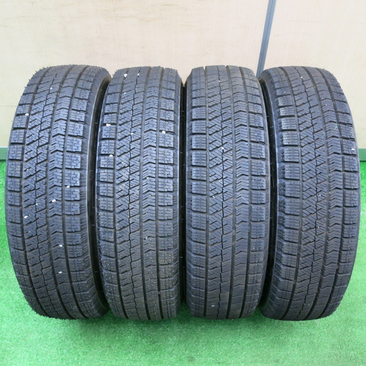 [送料無料] 超バリ溝！22年！キレイ！ほぼ10分★スタッドレス 155/65R14 ブリヂストン ブリザック VRX2 STRANGER ストレンジャー 14インチ PCD100/4H★4120602TNス