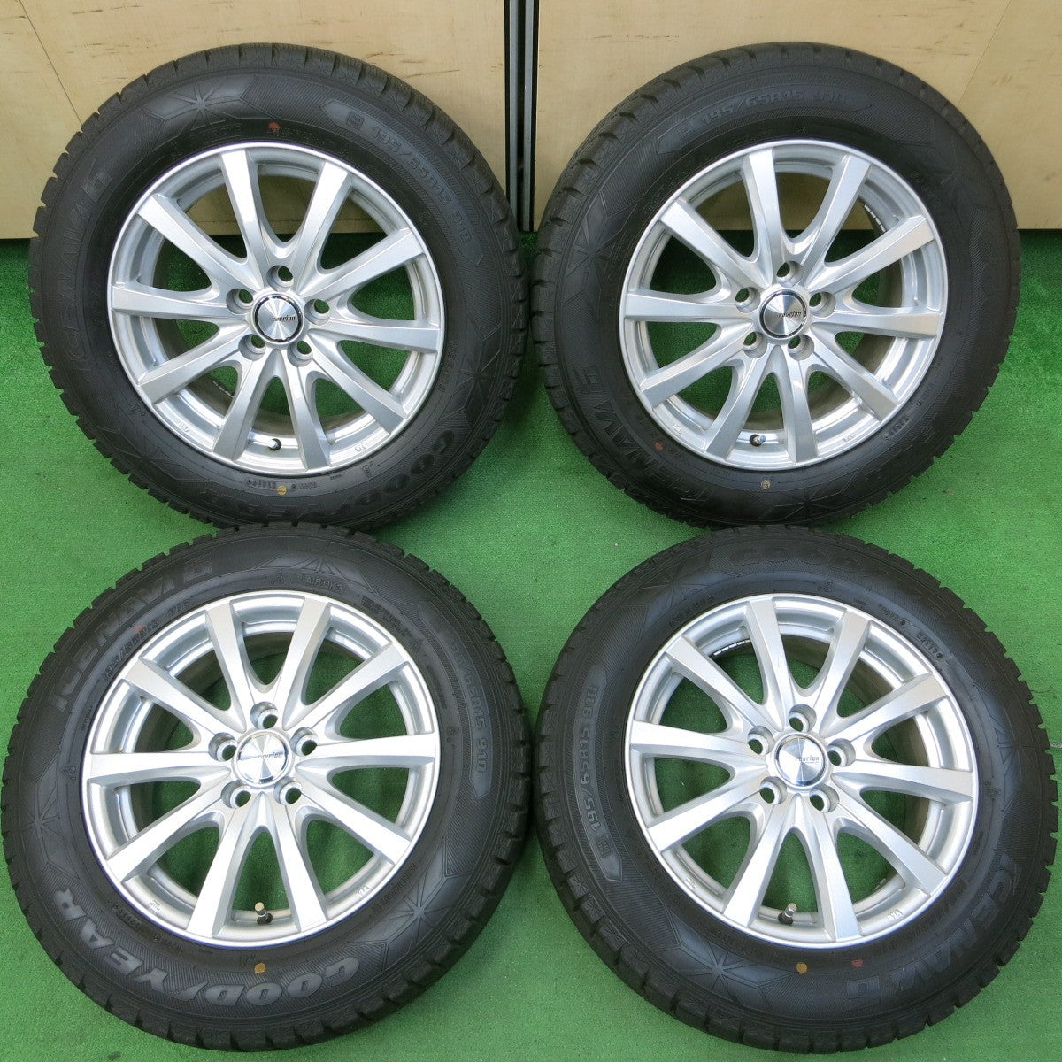 *送料無料* バリ溝！キレイ！9分★プリウス等 195/65R15 スタッドレス グッドイヤー アイスナビ6 ravrion RS01 ラブリオン PCD100/5H★4052804イス