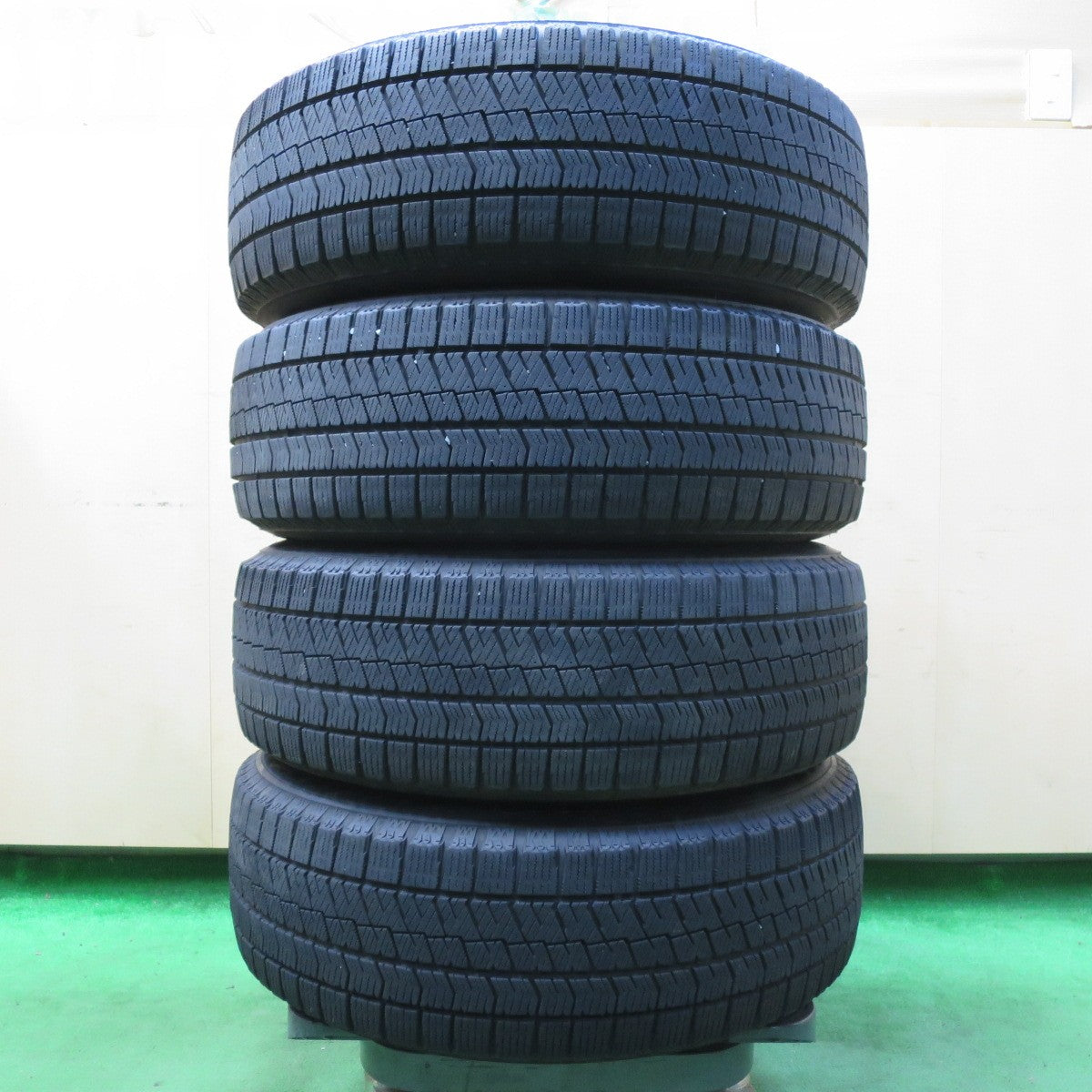 *送料無料* キレイ★プリウス等 195/65R15 スタッドレス ブリヂストン ブリザック VRX2 ECO FORME エコフォルム PCD100/5H★4090104イス