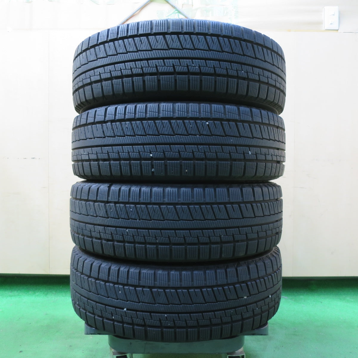 *送料無料* バリ溝！23年！9分★ラクティス 等 175/60R16 スタッドレス グリップマックス GRIP ICE X スチール 16インチ  PCD100/5H★4072701イス