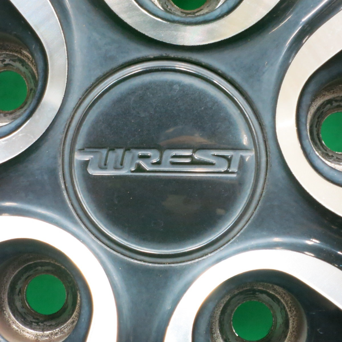 *送料無料* バリ溝！8.5分★WREST 225/50R18 トーヨー トランパス MPZ ヴァレスト 18インチ PCD114.3/5H★4051008ナノ