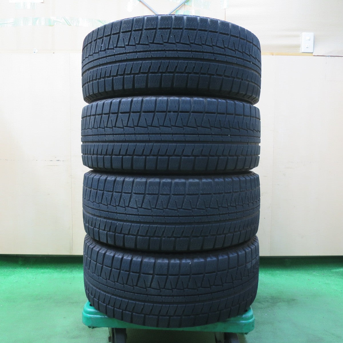 [送料無料] キレイ★BMW 等 AGA WELT 225/55R17 スタッドレス ブリヂストン ブリザック RFT 17インチ PCD112/5H★4093005イス