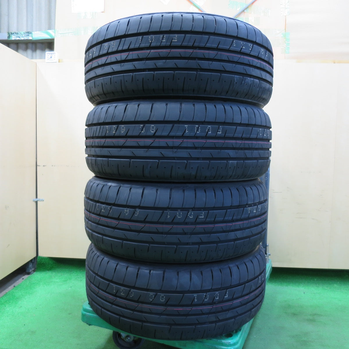 *送料無料* 未使用！24年★235/50R18 ブリヂストン プレイズ PX-RV2 タイヤ 18インチ アルファード ヴェルファイア 等★4061109イノタ