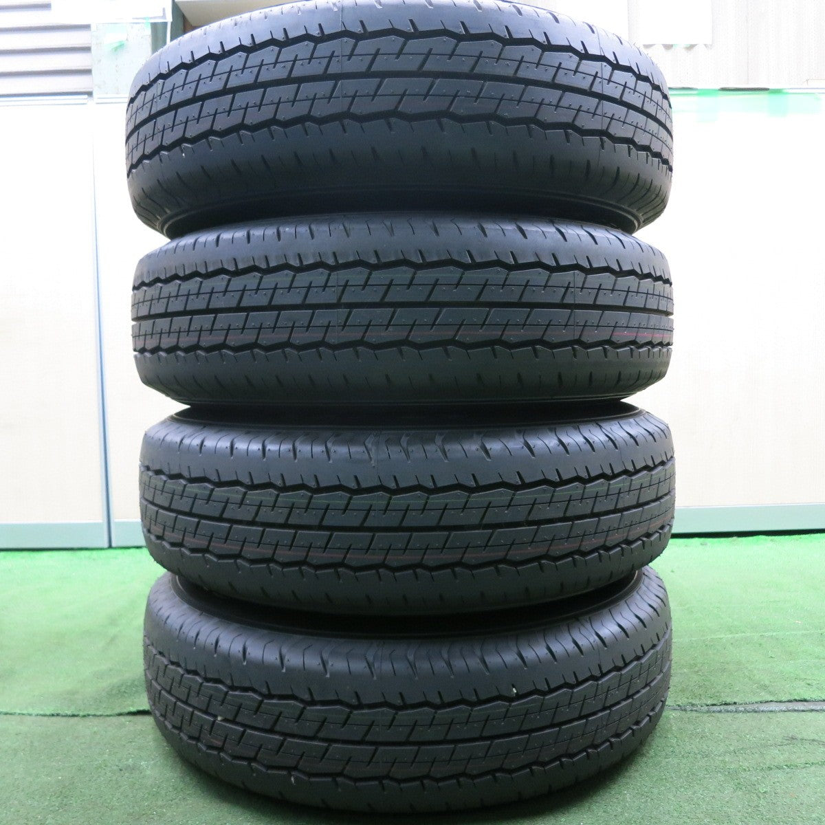 *送料無料* 新車外し！24年★トヨタ 200系 ハイエース 純正 スチール 195/80R15 107/105S ダンロップ SP175N  15インチ PCD139.7/6H★4062801HAノ