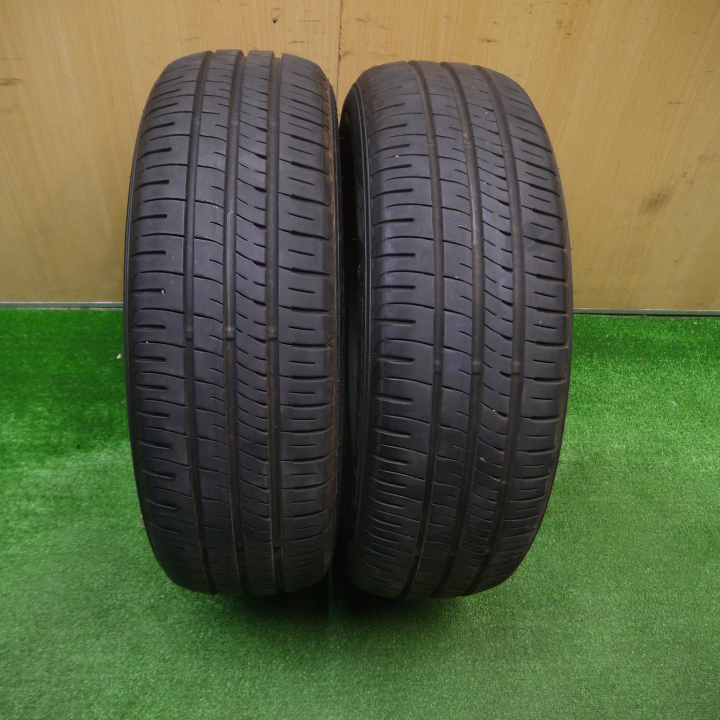 [送料無料] バリ溝！22年！9分★185/60R15 ダンロップ エナセーブ EC204 タイヤ 15インチ フィット シャトル シエンタ 等★4092403Hノタ