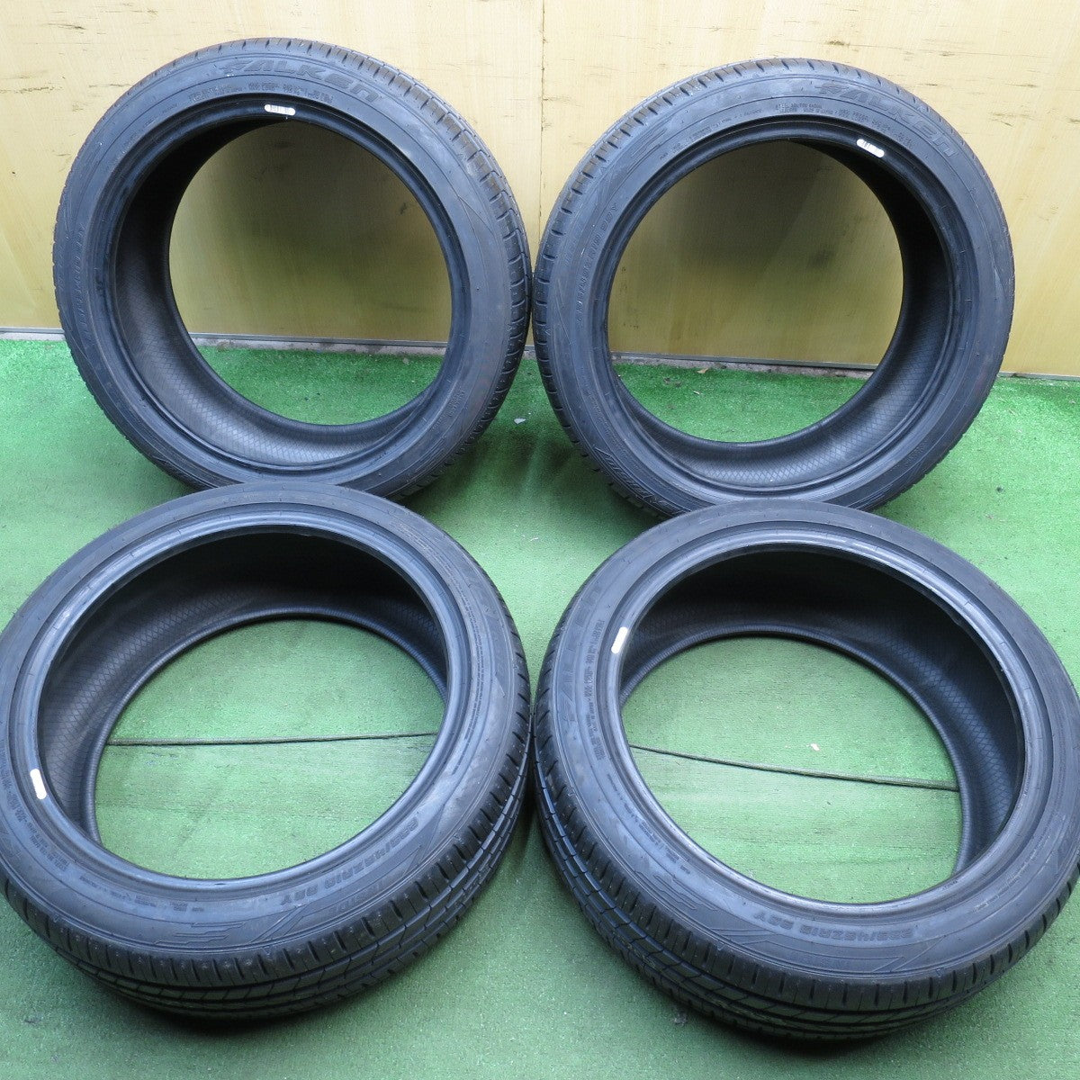 *送料無料*  未使用！23年★235/45R19 ファルケン アゼニス FK510 タイヤ 19インチ ベンツ GLA ボルボ V60 ジープ 等★4033007KKノタ