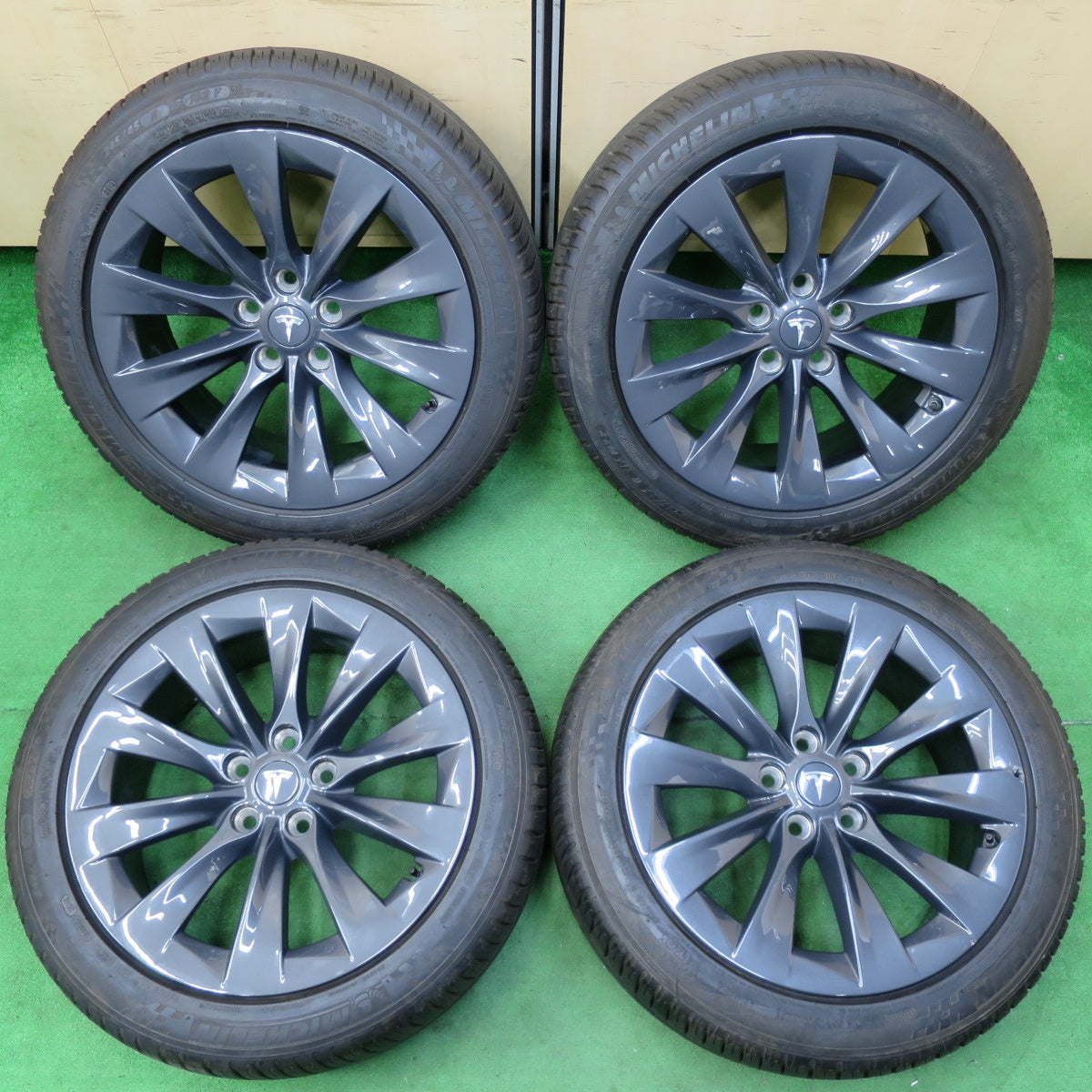 *送料無料* タイヤほぼ未使用！キレイ★テスラ モデルS 純正 245/45R19 ミシュラン パイロットスポーツ3 19インチ PCD120/5H★4070105イノ