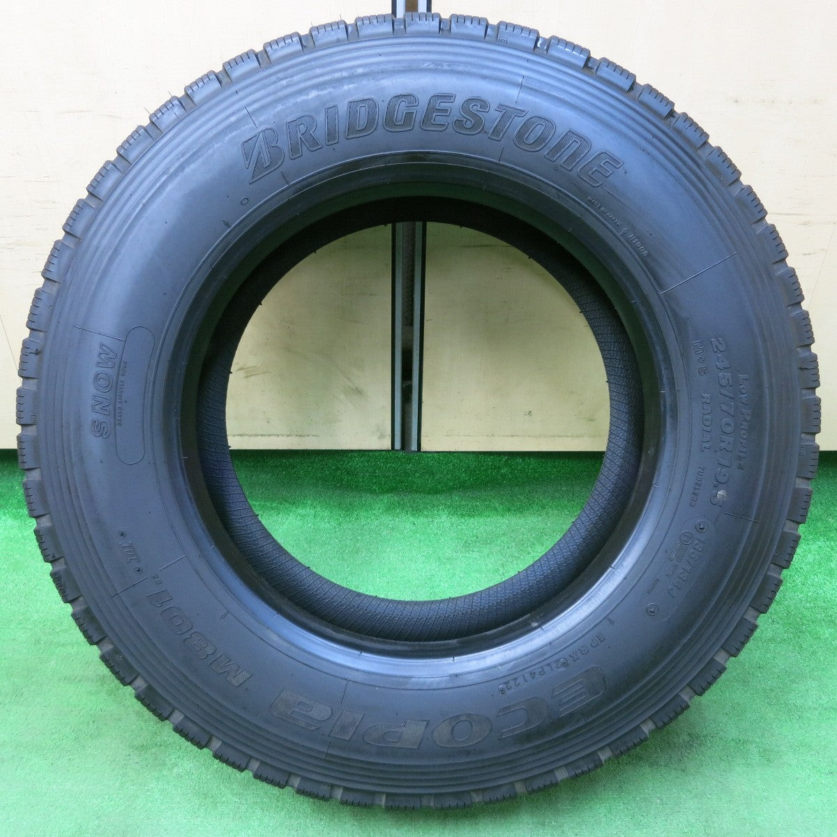 *送料無料* 未使用！22年★トラック タイヤ 245/70R19.5 136/134J ブリヂストン エコピア M801Ⅱ ミックス オールシーズン 19.5インチ★4031702IMオタ