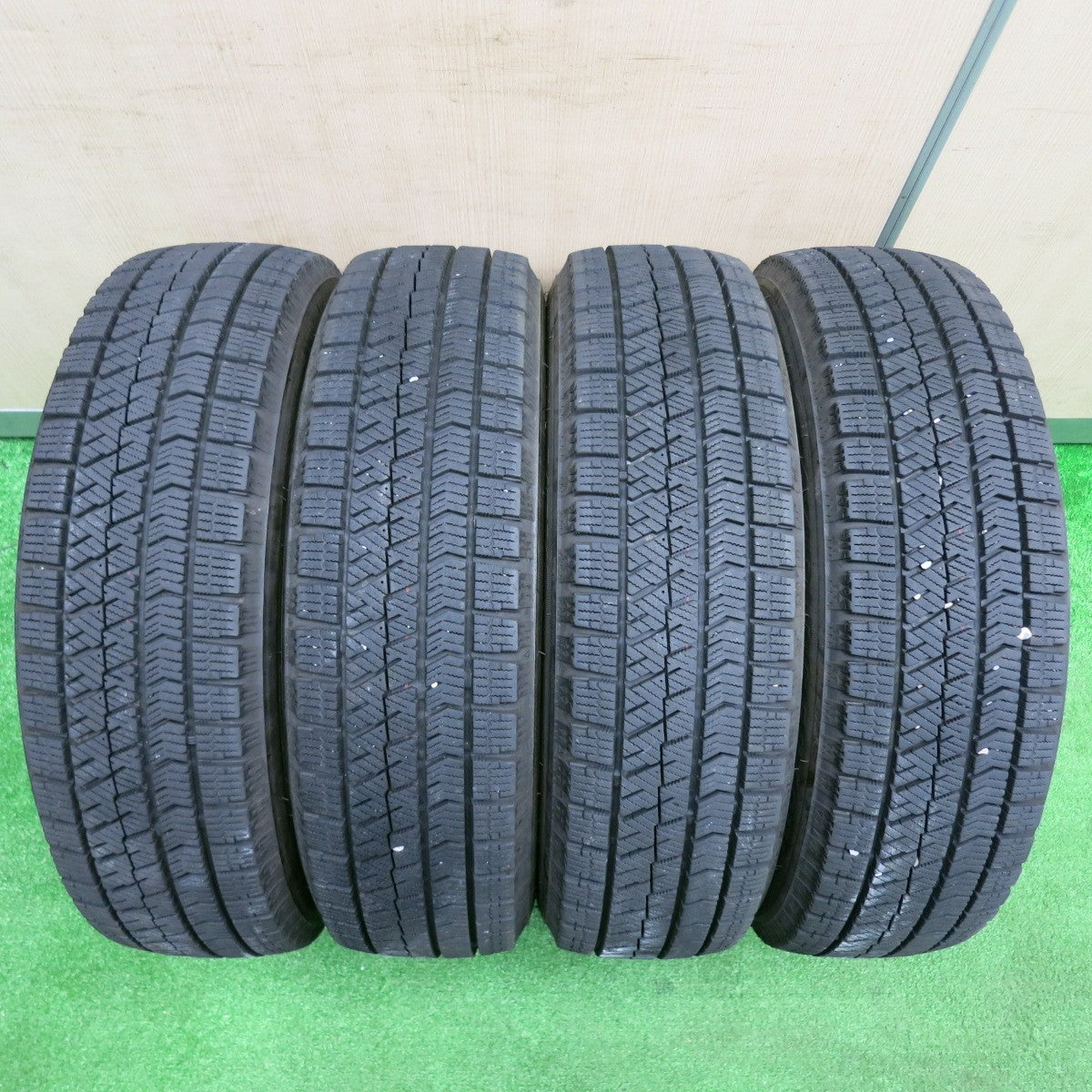 [送料無料] バリ溝！22年！キレイ！8.5分★スタッドレス 155/65R14 ブリヂストン ブリザック VRX2 SCHNEIDER シュナイダー 14インチ PCD100/4H★4120610TNス