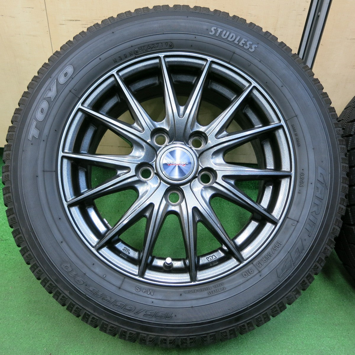 *送料無料* バリ溝！キレイ！9.5分★スタッドレス 195/65R15 トーヨー ガリット G5 VELVA SPORTZ ヴェルヴァ 15インチ PCD114.3/5H★4050810イス