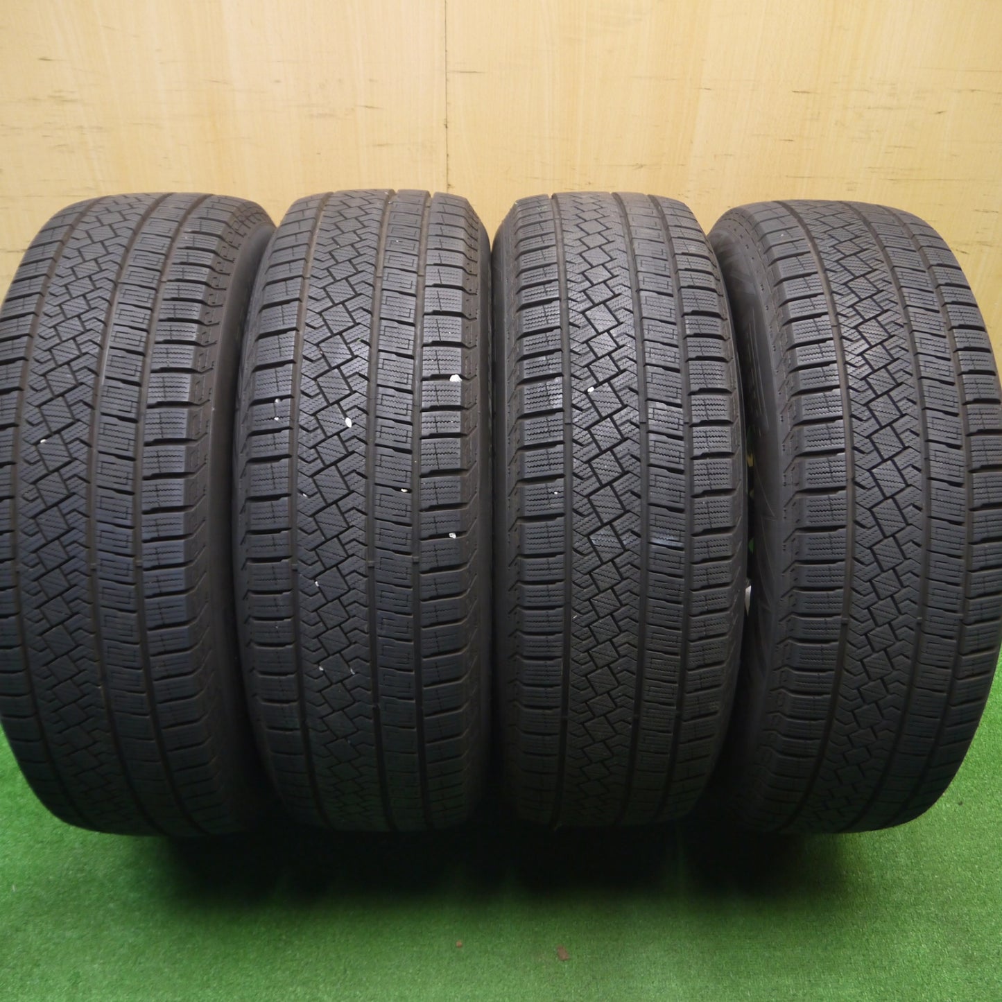 [送料無料] バリ溝！22年！キレイ！9.5分以上★WedsSport SA-35R AMF 225/60R18 スタッドレス ピレリ アイスゼロ アシンメトリコ ウェッズスポーツ PCD114.3/5H★4101105Hス