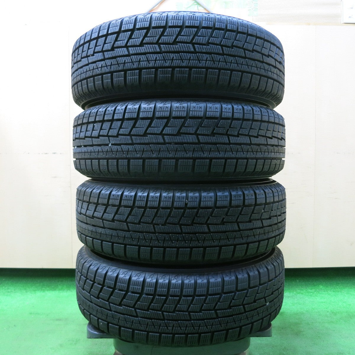 *送料無料* バリ溝！22年！ほぼ10分★スタッドレス 175/65R14 ヨコハマ アイスガード iG60 Grave 14インチ PCD100/4H★4042505イス