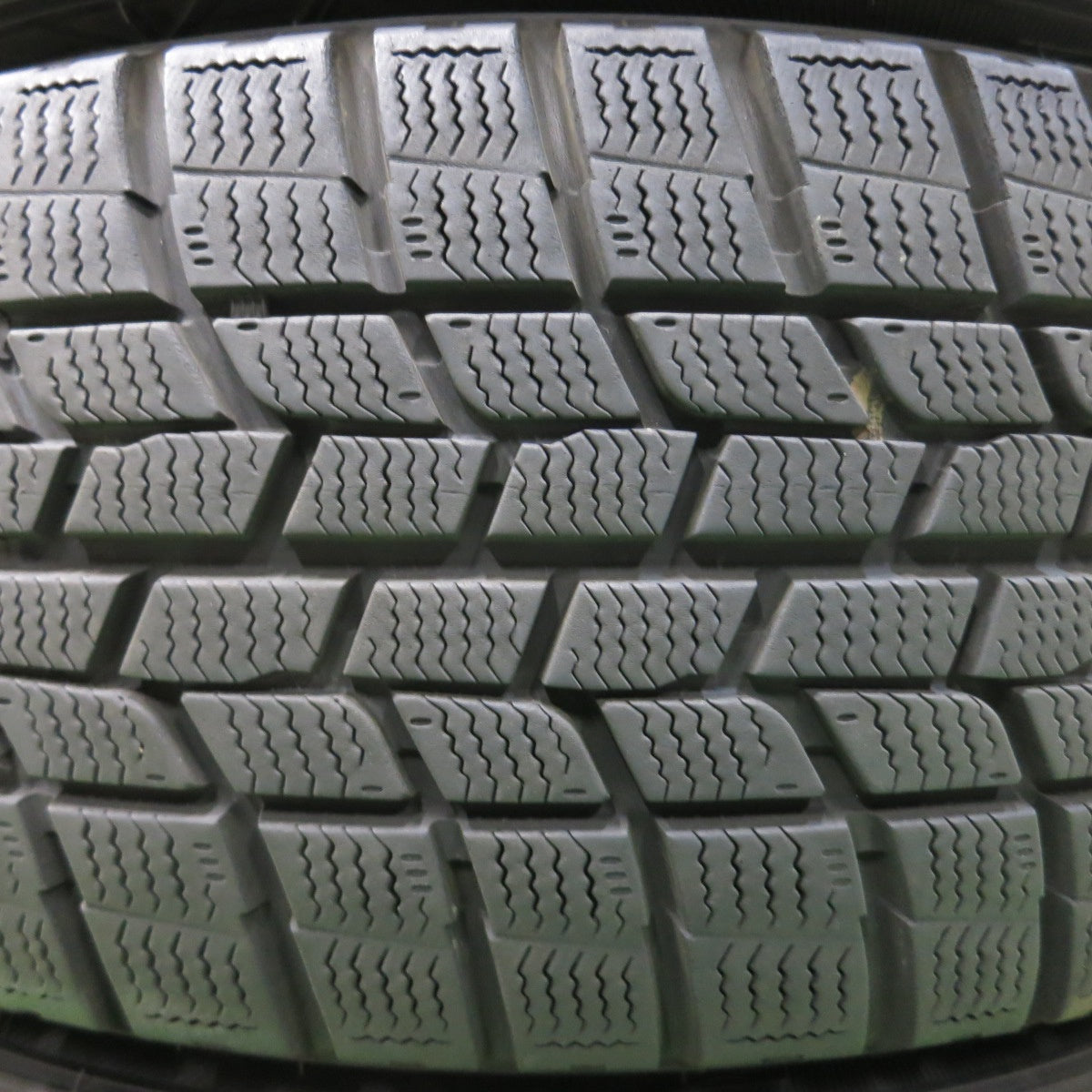 *送料無料* バリ溝！キレイ！9分★スタッドレス 215/55R17 グッドイヤー アイスナビ6 ravrion Selzer ラブリオン 17インチ PCD114.3/5H★4032705イス